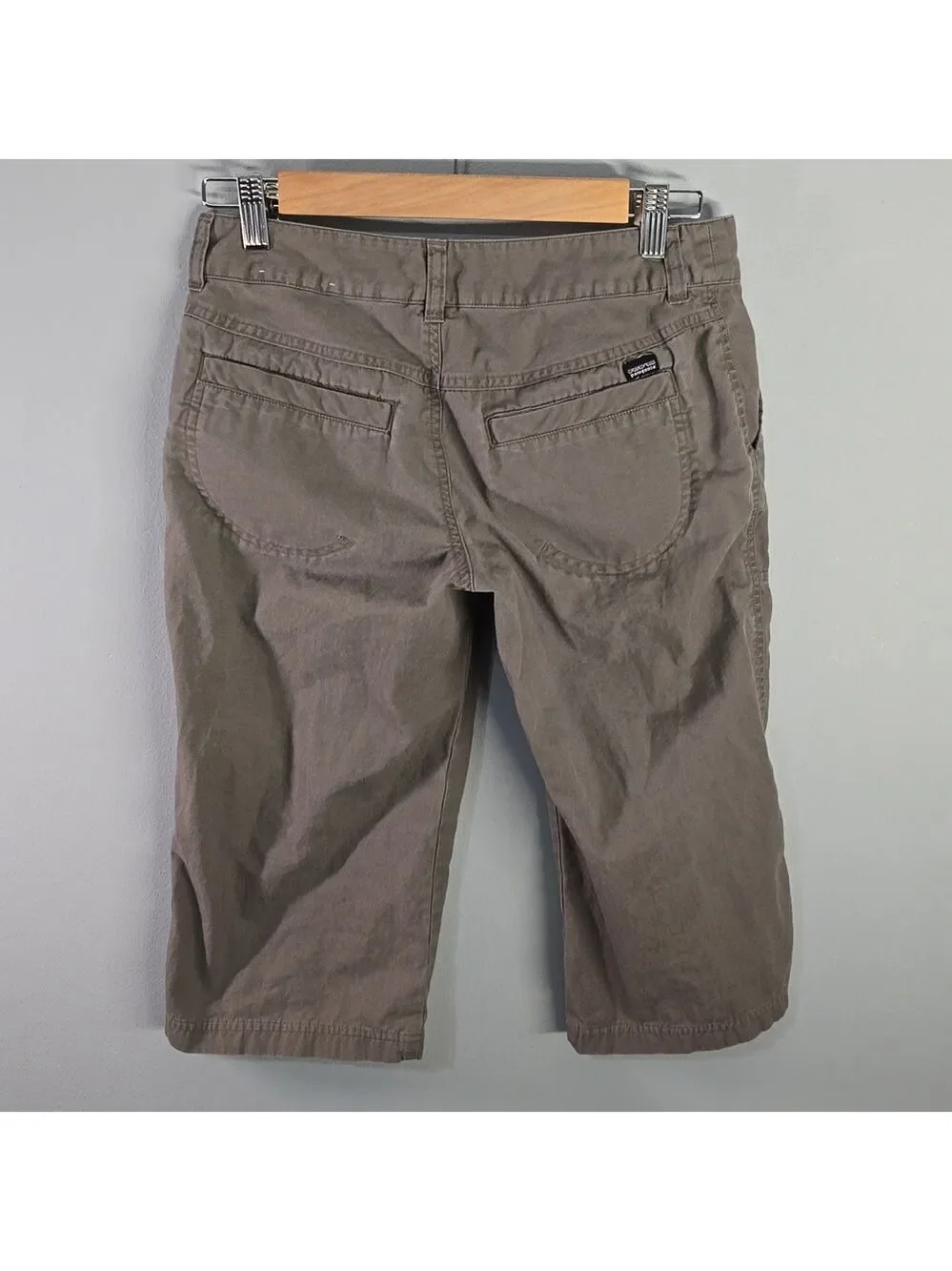 Patagonia Shorts Crop Utility Bermudas Women’s Size 4 Taupe Brown